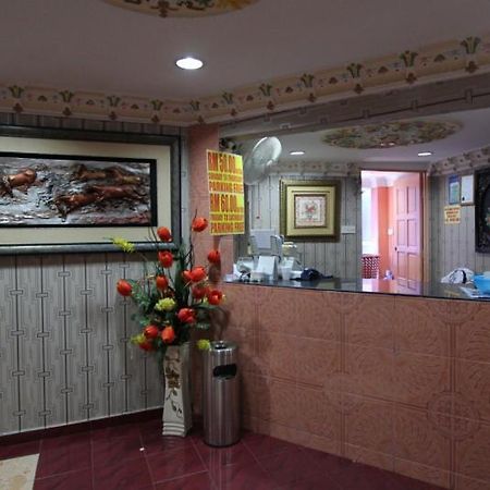 New Wave Hotel Sdn Bhd - Medan Batu Caves Luaran gambar